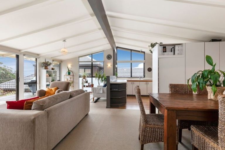 Photo of property in 65 Marellen Drive, Red Beach, 0932