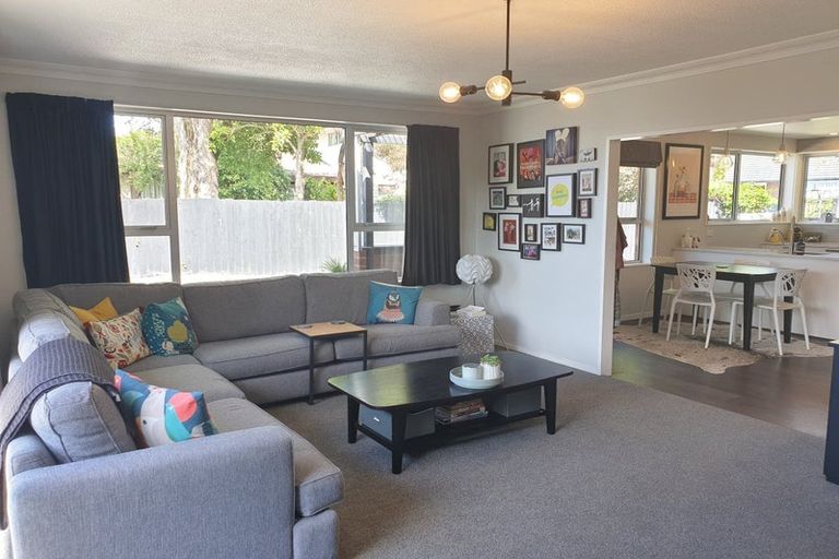 Photo of property in 2/110b Withells Road, Avonhead, Christchurch, 8042