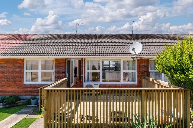 Photo of property in 2/13 Creamer Avenue, Belmont, Auckland, 0622