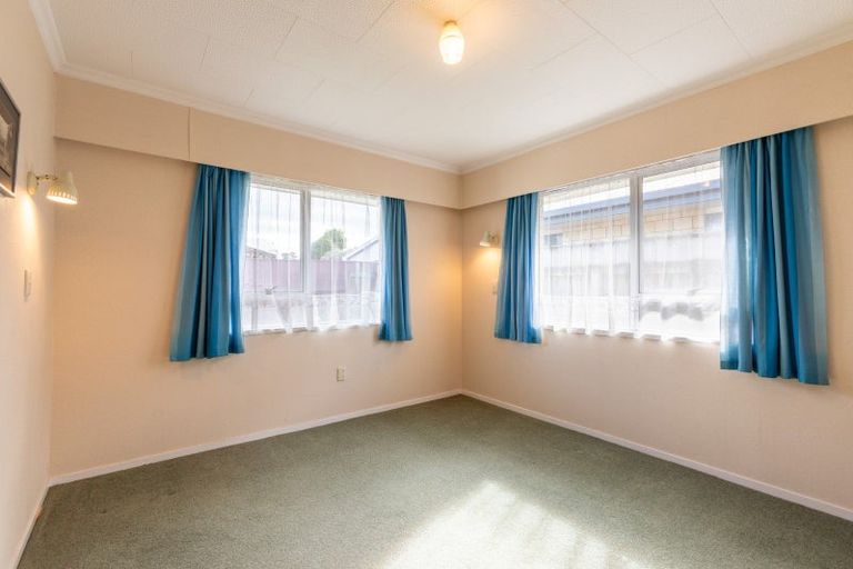 Photo of property in 5 Gladstone Street, Dannevirke, 4930