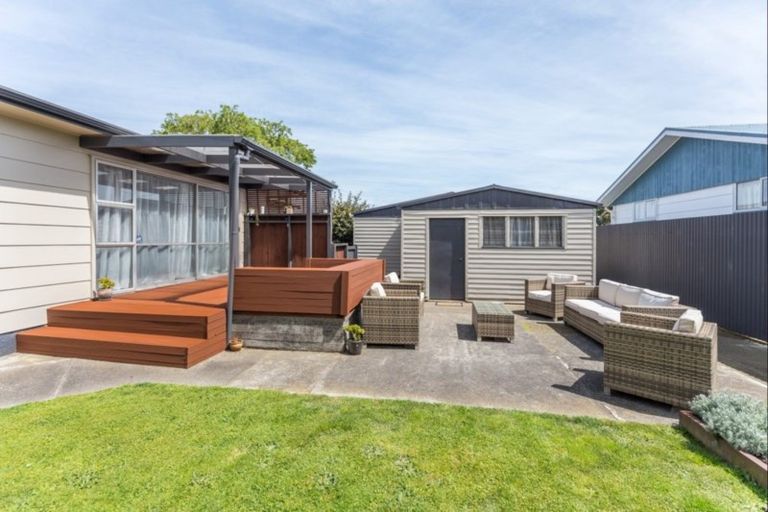 Photo of property in 25 Strathmore Avenue, Levin, 5510