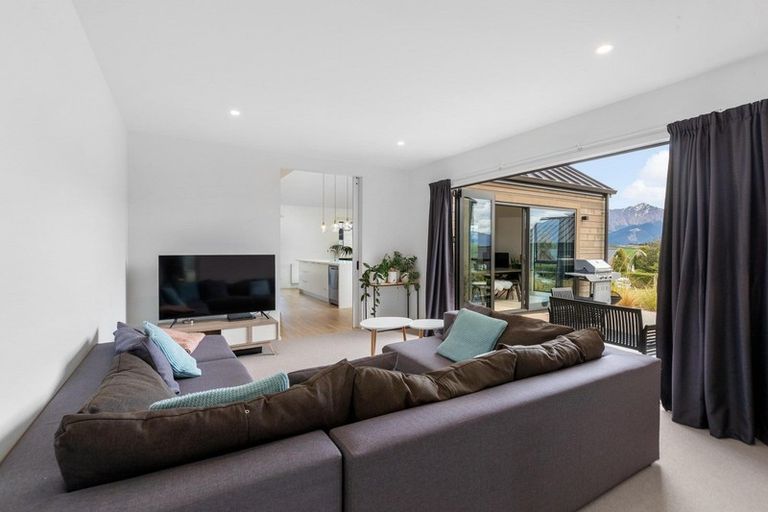 Photo of property in 4 Polperro Court, Jacks Point, Queenstown, 9371