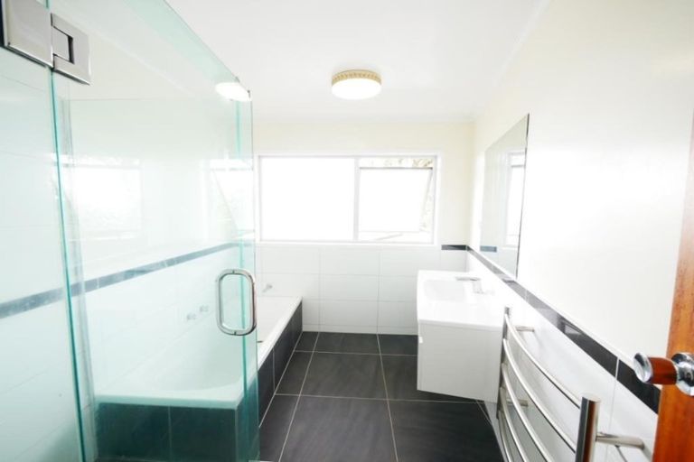 Photo of property in 384 Great South Road, Opaheke, Papakura, 2113