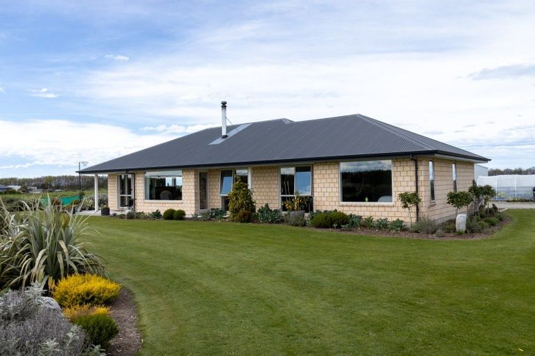 Photo of property in 34 Arowhenua Station Road, Kerrytown, Timaru, 7973