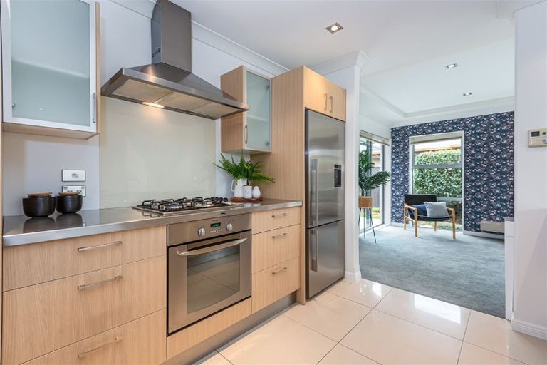 Photo of property in 28 Holbrook Way, Westmorland, Christchurch, 8025