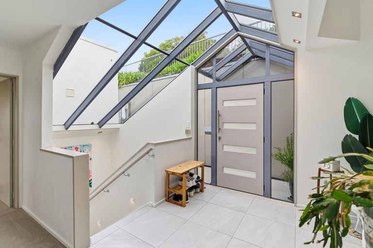 Photo of property in 10 Cadiz Lane, Mount Pleasant, Christchurch, 8081