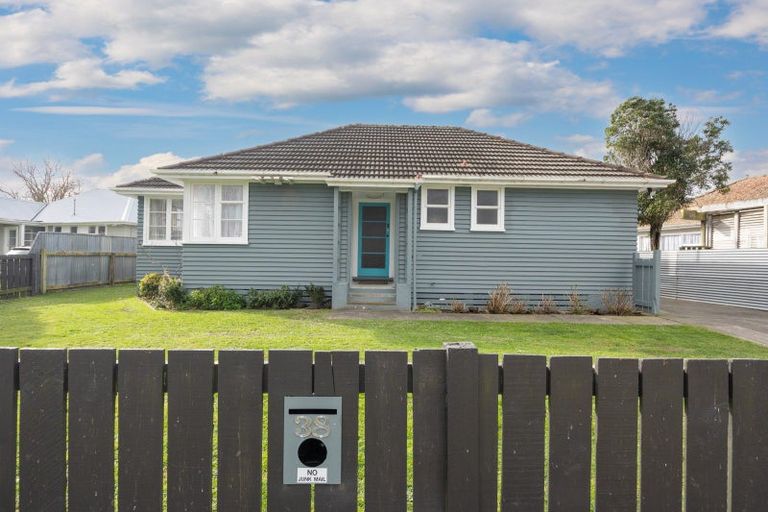 Photo of property in 38 Crewe Crescent, Hokowhitu, Palmerston North, 4410