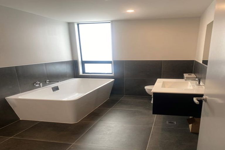 Photo of property in 19/6 Bushland Grove, Paparangi, Wellington, 6037