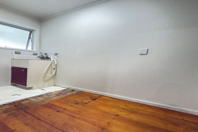 Photo of property in 418a West Coast Road, Glen Eden, Auckland, 0602