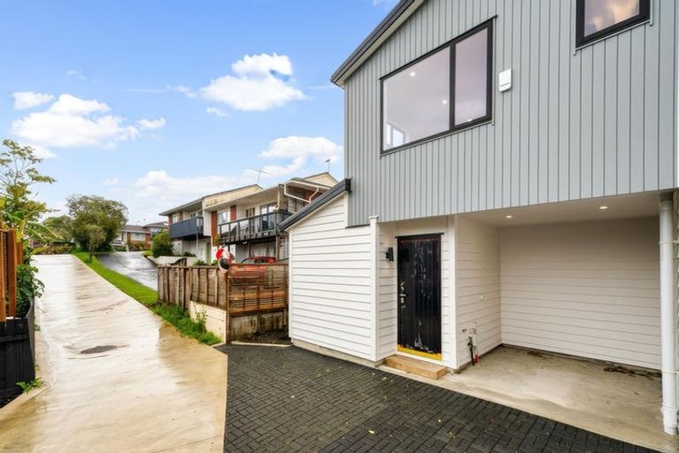 Photo of property in 8a Butterworth Drive, Glendene, Auckland, 0602