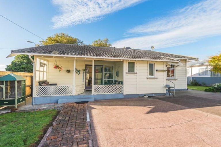 Photo of property in 2 Glasgow Street, Takaro, Palmerston North, 4412