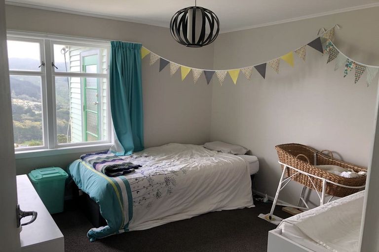 Photo of property in 17 Bedford Street, Northland, Wellington, 6012