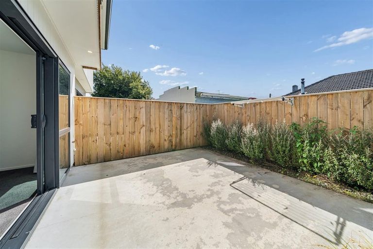 Photo of property in 8/104 Martin Street, Wallaceville, Upper Hutt, 5018