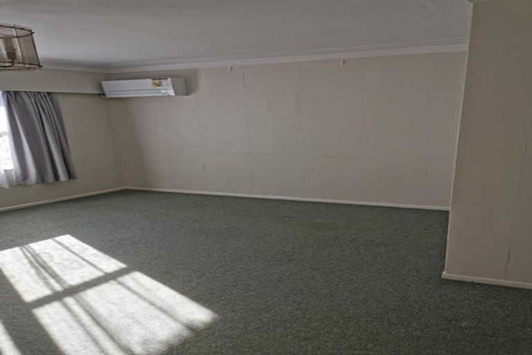 Photo of property in 2/32 Wallace Road, Papatoetoe, Auckland, 2025