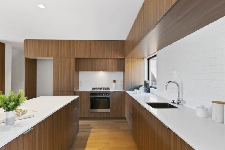 Photo of property in 75 Melbourne Road, Island Bay, Wellington, 6023