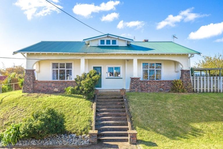 Photo of property in 12 Carlton Avenue, Gonville, Whanganui, 4501