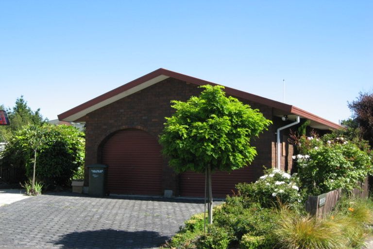 Photo of property in 14 Briar Place, Avonhead, Christchurch, 8042