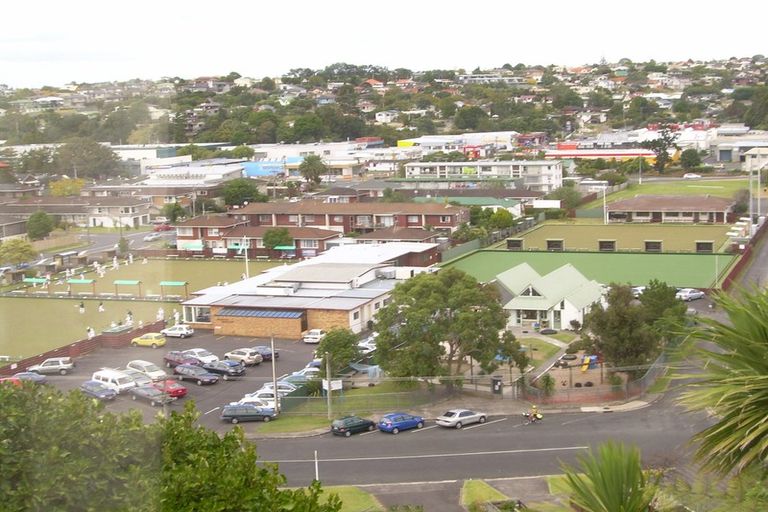 Photo of property in 55 Woodlands Crescent, Browns Bay, Auckland, 0630