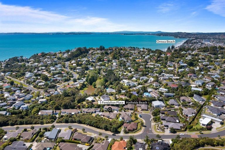Photo of property in 5 Fendalton Place, Hatfields Beach, Orewa, 0931