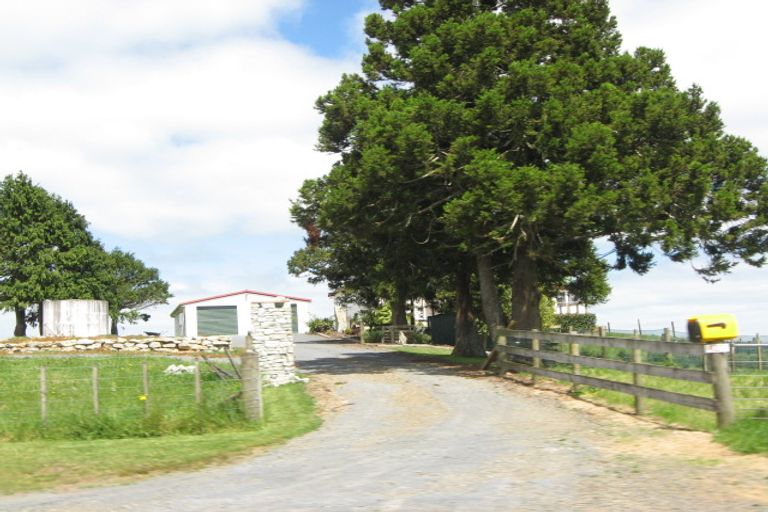 Photo of property in 627 Paparata Road, Bombay, 2675