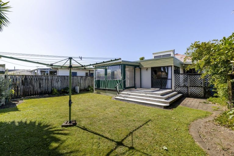 Photo of property in 5 Seddon Street, Westown, New Plymouth, 4310