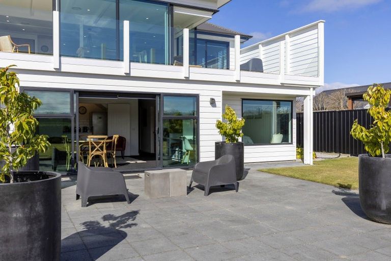 Photo of property in 20 Pukenamu Road, Rainbow Point, Taupo, 3330