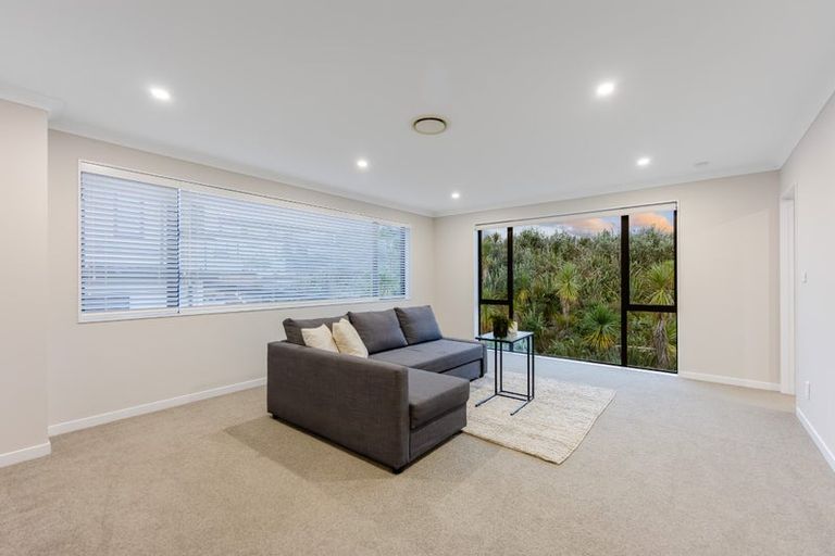 Photo of property in 36 Longshore Drive, Long Bay, Auckland, 0630