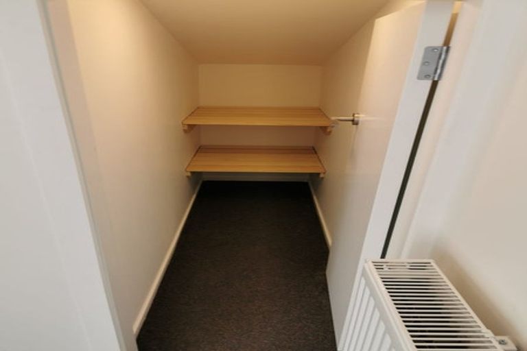 Photo of property in 92b Kelburn Parade, Kelburn, Wellington, 6012