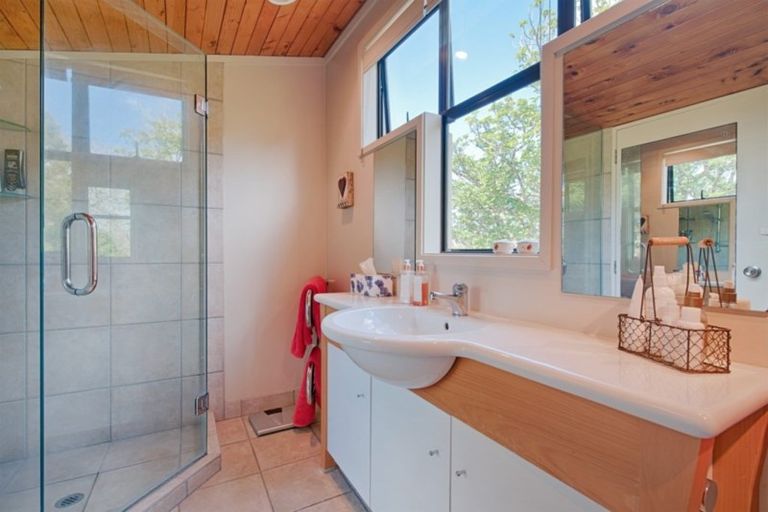 Photo of property in 7a View Road, Campbells Bay, Auckland, 0630