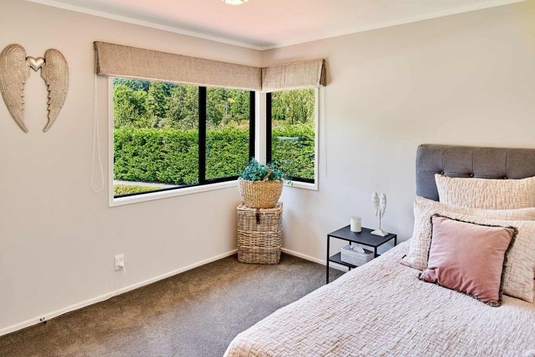 Photo of property in 262b Katherine Mansfield Drive, Whitemans Valley, Upper Hutt, 5371