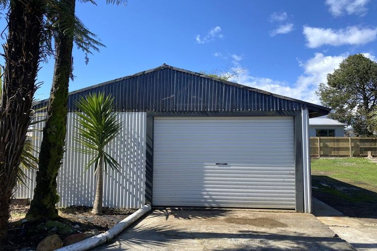 Photo of property in 129 Queen Street, Westport, 7825