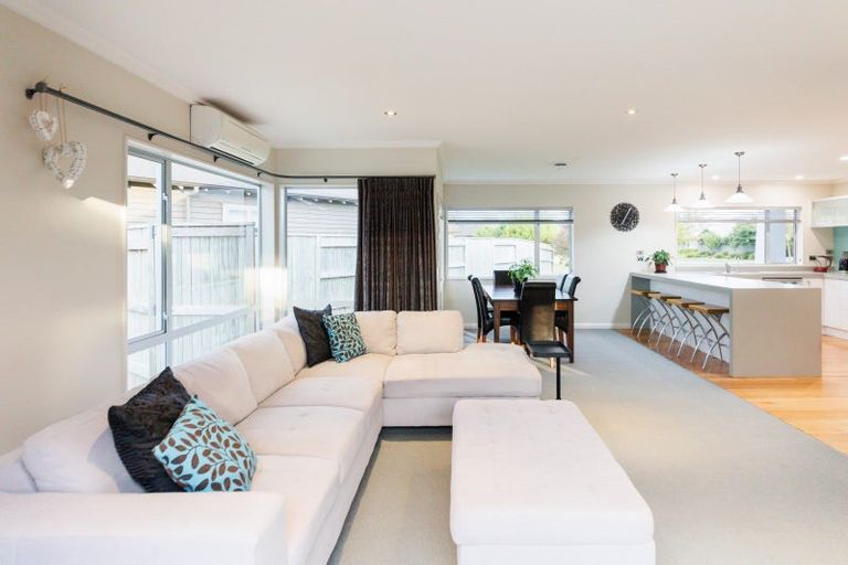 Photo of property in 11 Manhattan Court, Kelvin Grove, Palmerston North, 4414