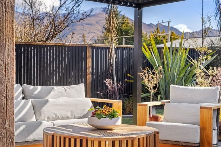 Photo of property in 3 Mount Iron Drive, Wanaka, 9305