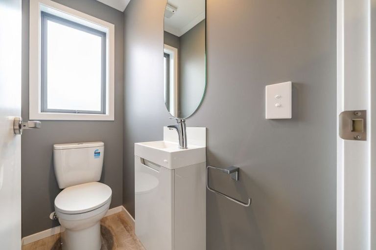 Photo of property in 2/10 Marion Street, Silverstream, Upper Hutt, 5019