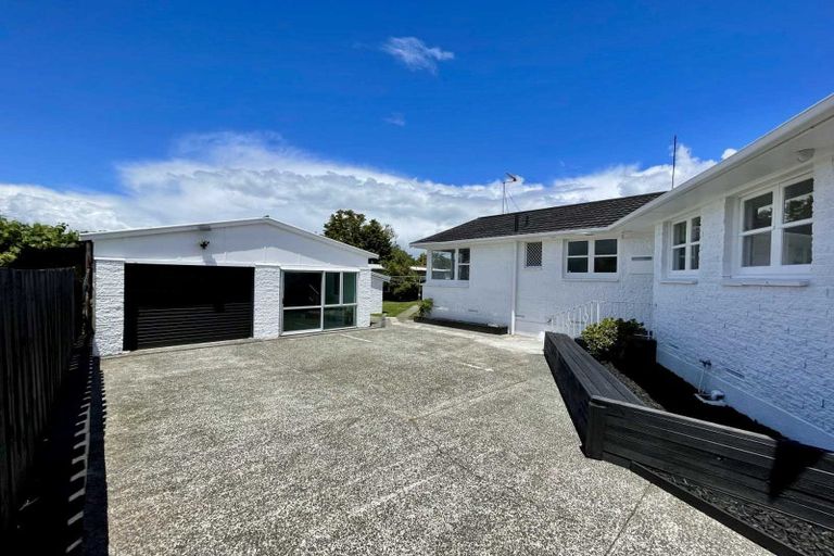 Photo of property in 15 Kensington Place, Fairfield, Hamilton, 3214