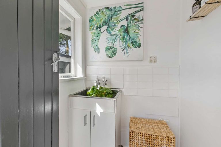 Photo of property in 1/15 Stanley Avenue, Milford, Auckland, 0620