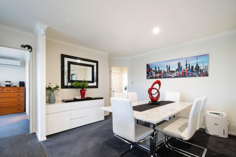 Photo of property in 13 San Marino Drive, Henderson, Auckland, 0612
