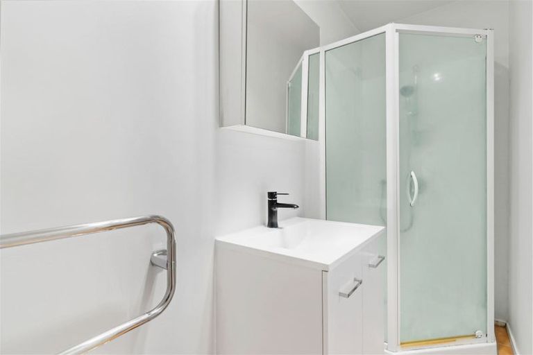 Photo of property in 1/330 Bucklands Beach Road, Bucklands Beach, Auckland, 2012