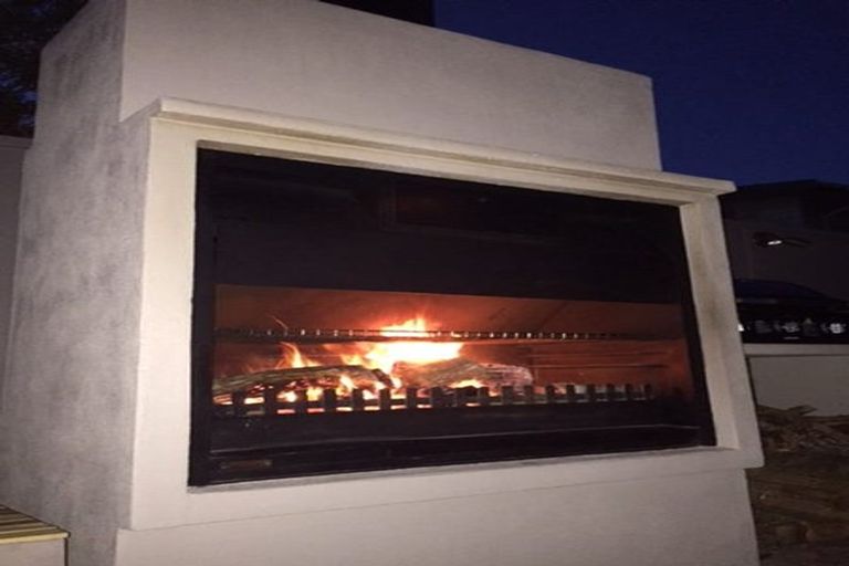 Photo of property in 30a Te Atatu Road, Te Atatu South, Auckland, 0610