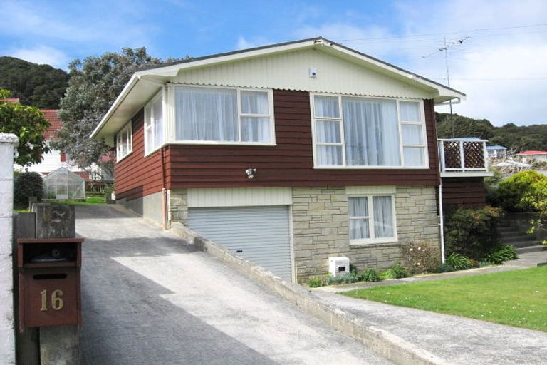 Photo of property in 16 Isabel Grove, Wainuiomata, Lower Hutt, 5014