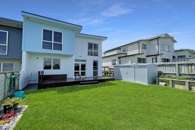 Photo of property in 16 Cedarwood Street, Woodridge, Wellington, 6037