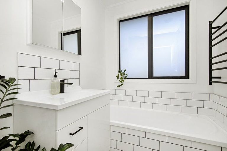 Photo of property in 13 Forglen Place, Tawa, Wellington, 5028