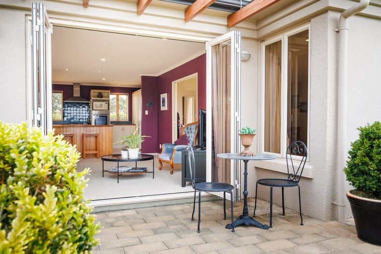 Photo of property in 144 Pacific Drive, Fitzherbert, Palmerston North, 4410