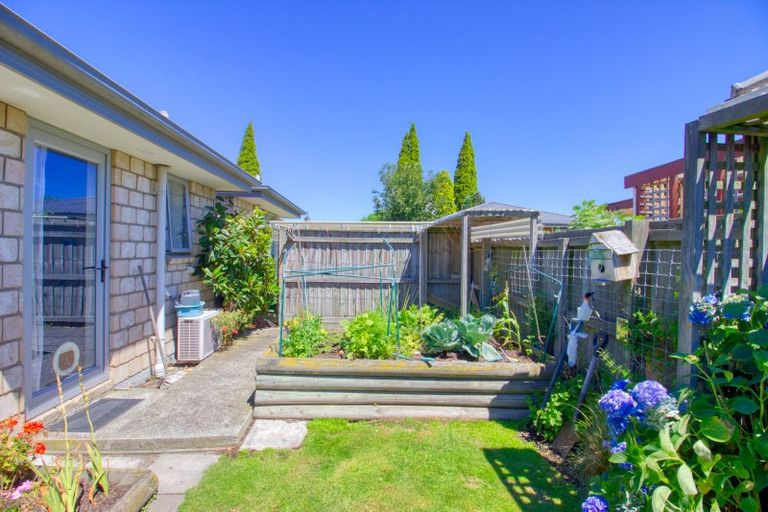 Photo of property in 2/335 Main South Road, Hornby, Christchurch, 8042