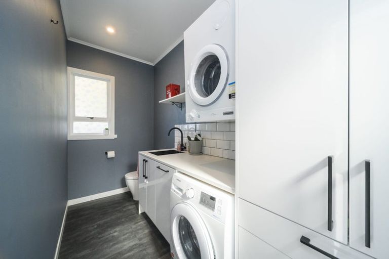 Photo of property in 46 Kingswood Street, Takaro, Palmerston North, 4412