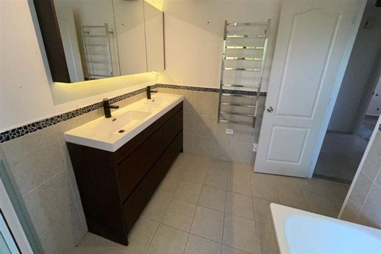 Photo of property in 6 Monet Grove, West Harbour, Auckland, 0618