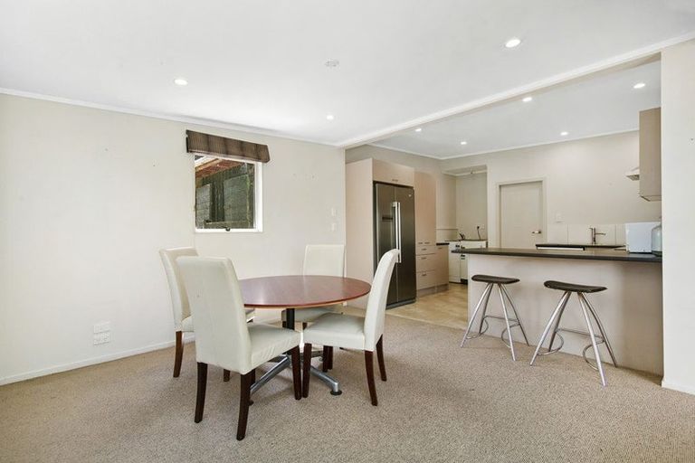 Photo of property in 18-20 Emerald Glen Road, Paekakariki, Paraparaumu, 5032