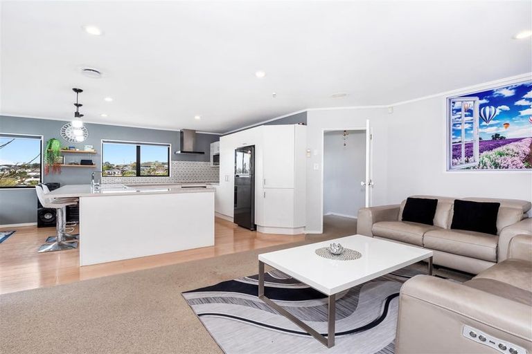 Photo of property in 37 Poike Road, Hairini, Tauranga, 3112