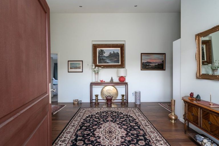 Photo of property in 5 Pukenamu Road, Rainbow Point, Taupo, 3330