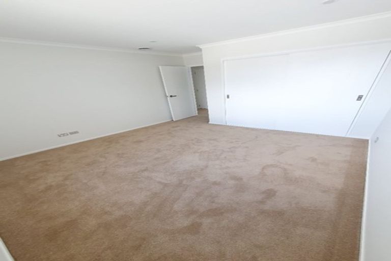 Photo of property in 7 Survila Street, Takanini, 2110